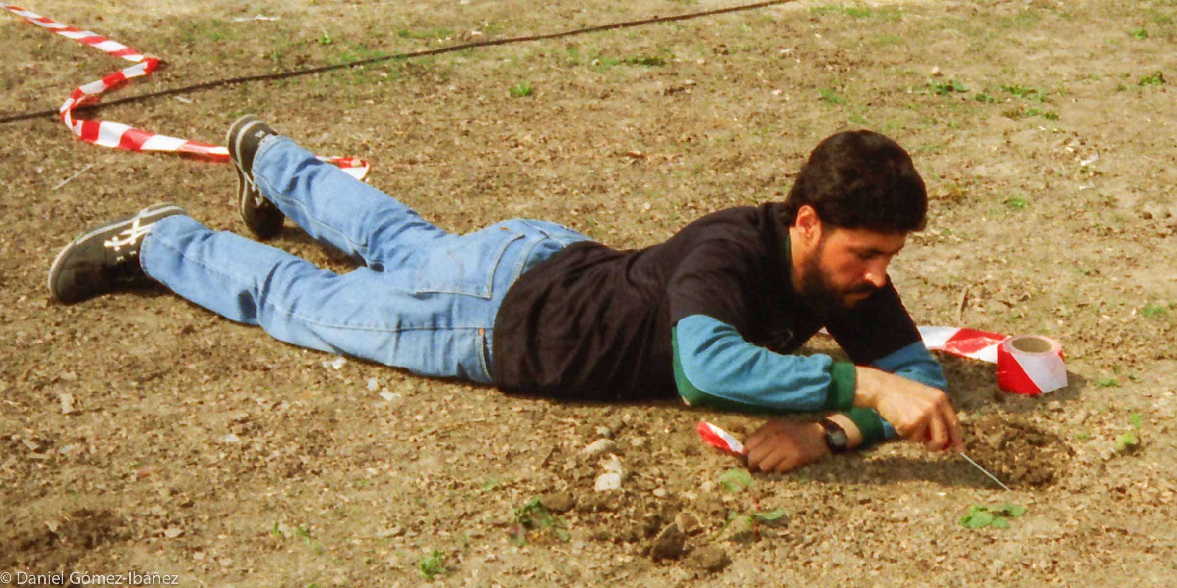 In Geneva for a meeting at the United Nations in 1996, Syed Aqa demonstrates the use of a needle probe to find buried anti-personnel mines. Syed was Director of the Mine Clearance Agency of Afghanistan and a member of the Steering Committee of the International Campaign to Ban Landmines. Afghanistan, like Cambodia, Angola, and Mozambique, was one of the most heavily mined countries in the world. © 1996